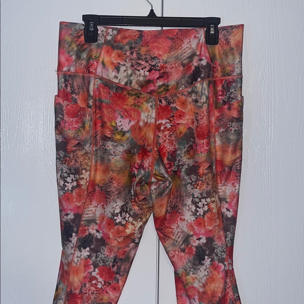 Athleta Salutation Stash Pocket 7/8 Leggings - Picture 3 of 6
